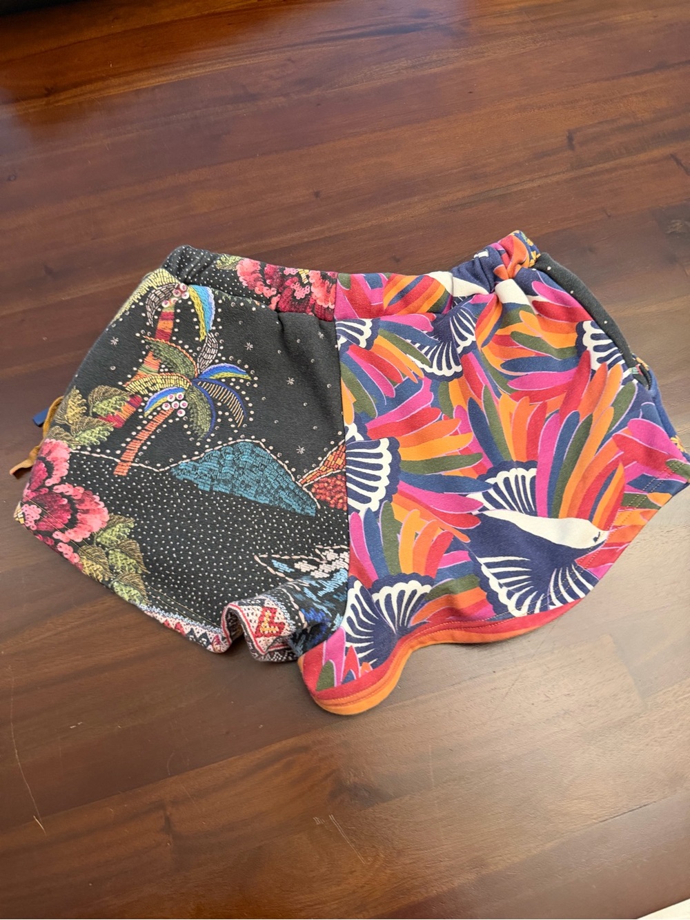 FARM RIO Mix Scarves Multi-pattern Shorts (10) - Picture 7 of 7